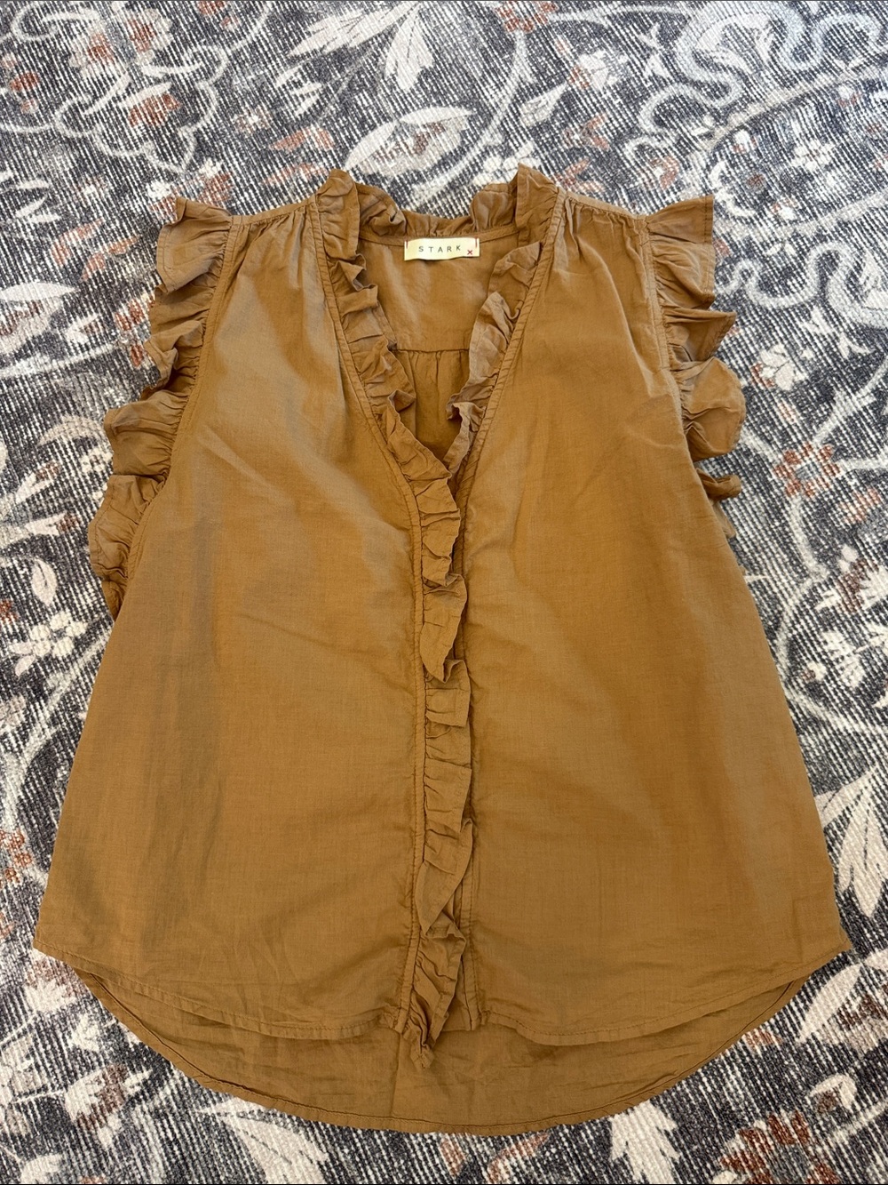 EUC Stark X sleeveless button down blouse size XS